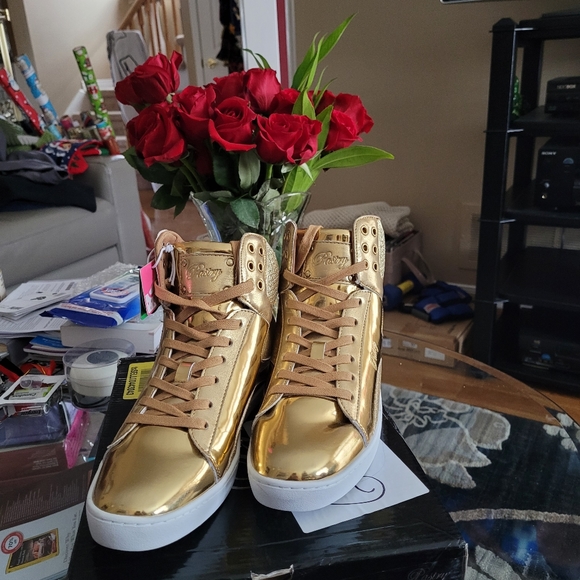 Ladies 👟 Sneakers - Picture 2 of 10